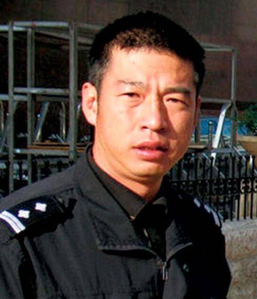 悍匪杨天勇有多嚣张?冒充警察残害19人,覆灭后意外牵出杀妻案