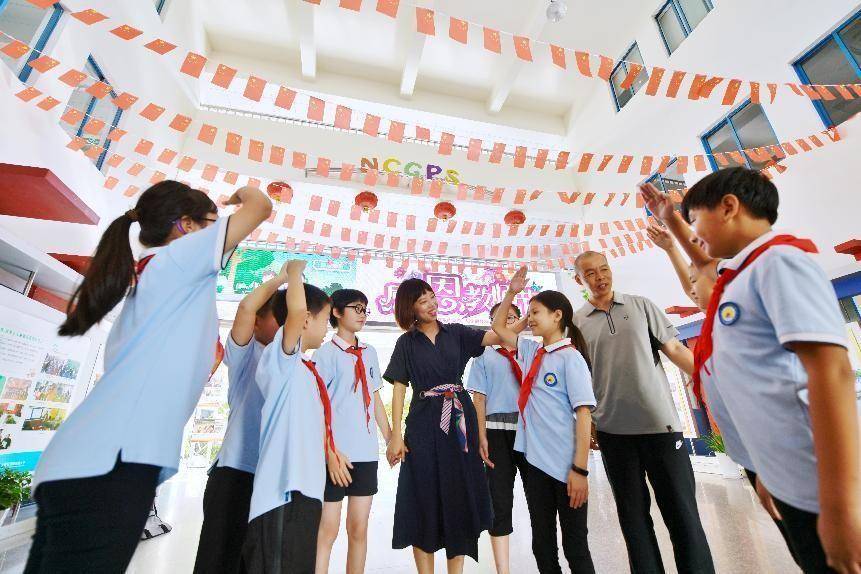 苏州大学教育研究基地合作_新苏师范附属小学幼儿园_新城花园小学家长半日开放活动