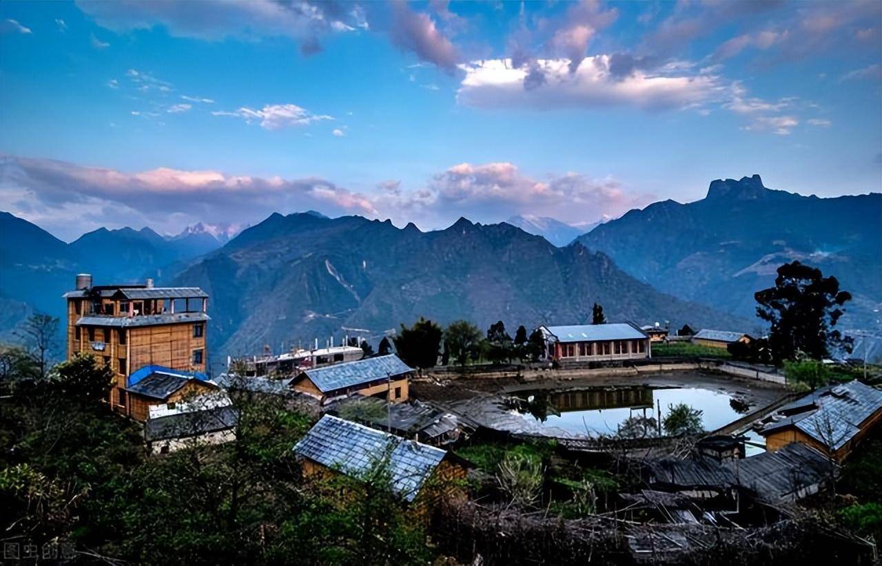 在怒江峡谷徒步旅行的两条线路推荐