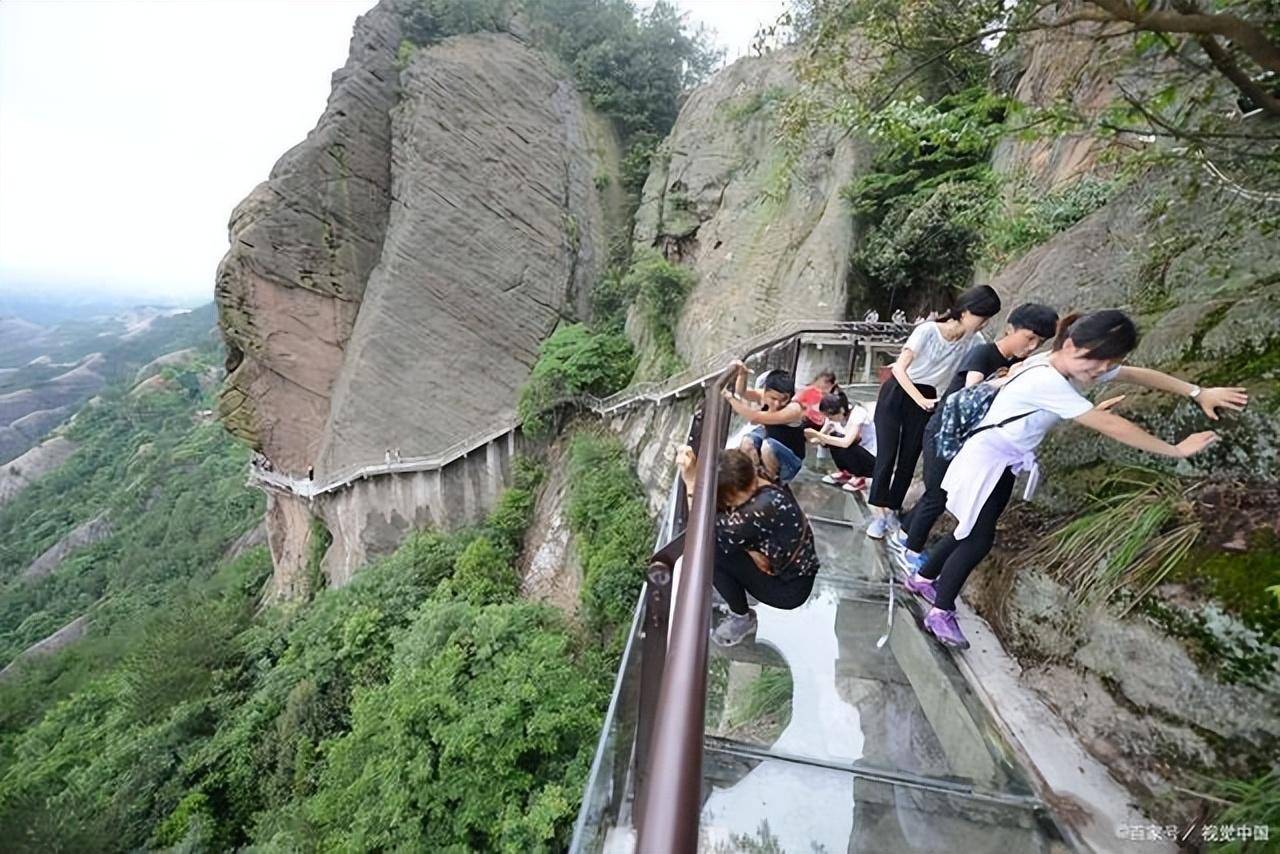 岳阳这家景区免费发放一米帽,各种惊险刺激的项目要来