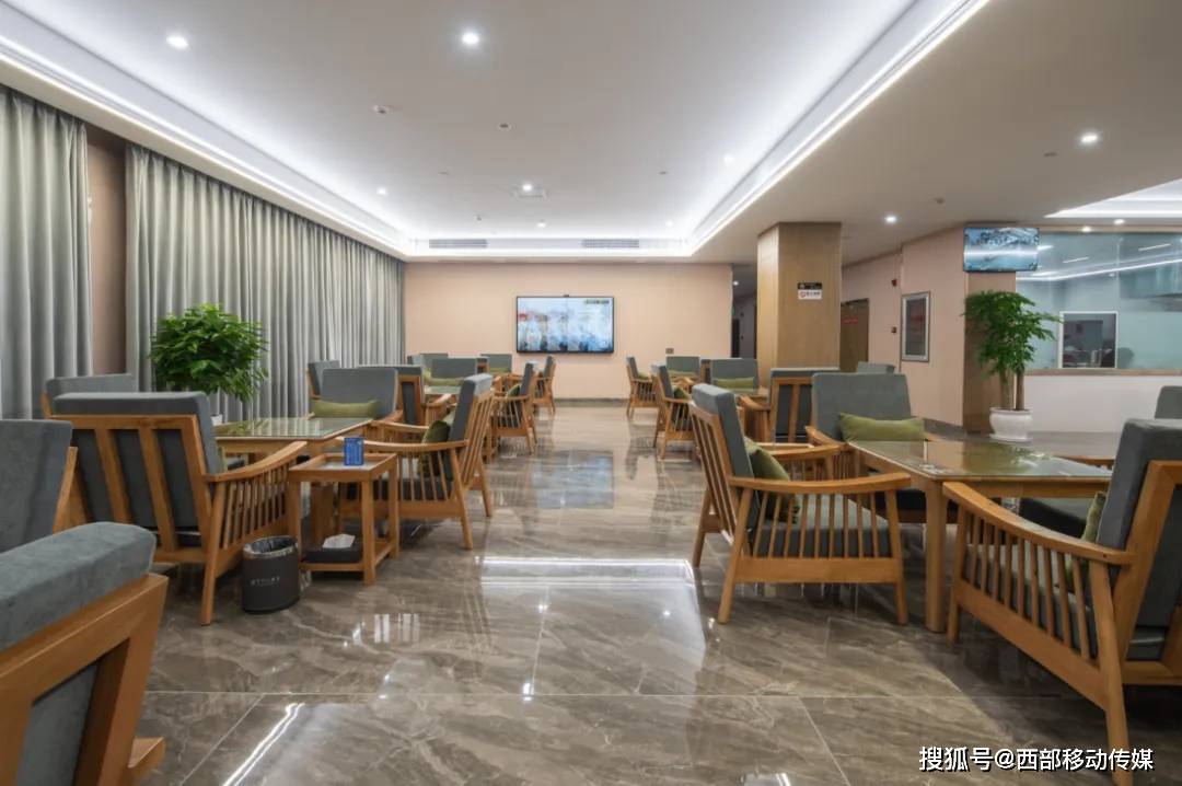 慢城花苑酒店地址:云南省昭通市绥江县中城镇龙行大道中段1号3.