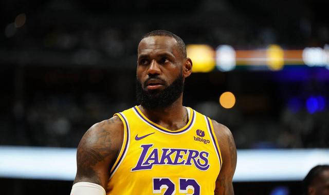 詹姆斯已准备退役,湖人队接下来重点关注戴维斯