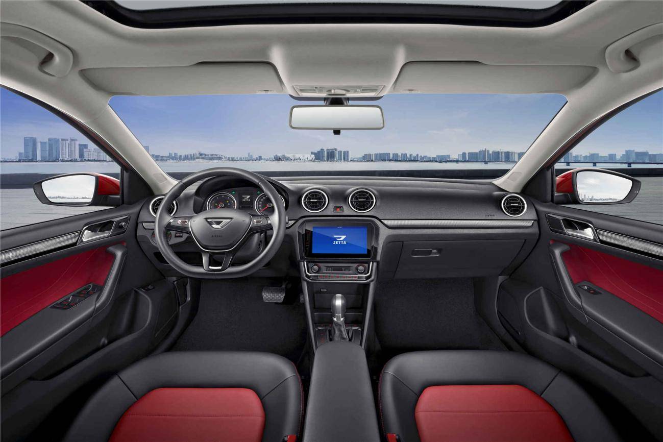 在内饰方面,捷达va3的前脸,采用网格状格栅设计,拥有极高辨识度.