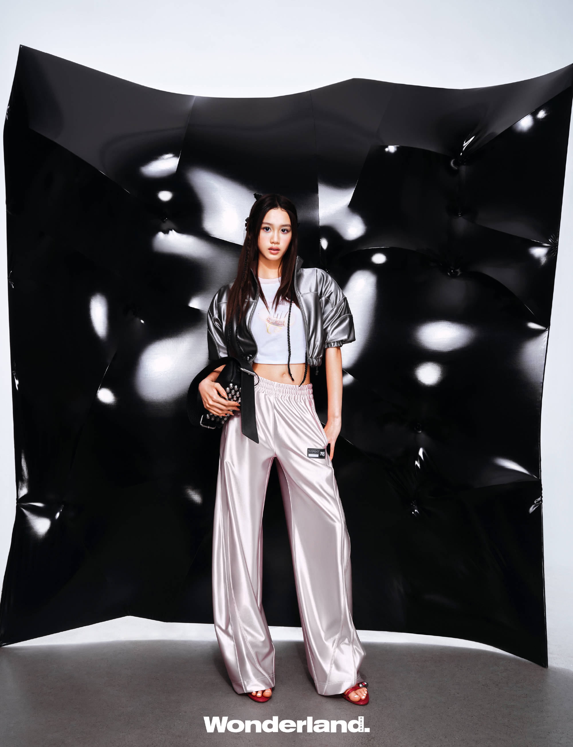 冯小刚张亮钟丽缇窦唯儿女拍杂志!16岁天天长成翻版张亮变化超大