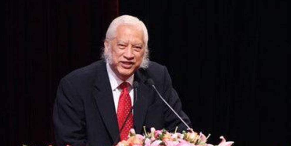 印尼混血熊德龙:为中国捐款2000万,将五星红旗升到美国上空