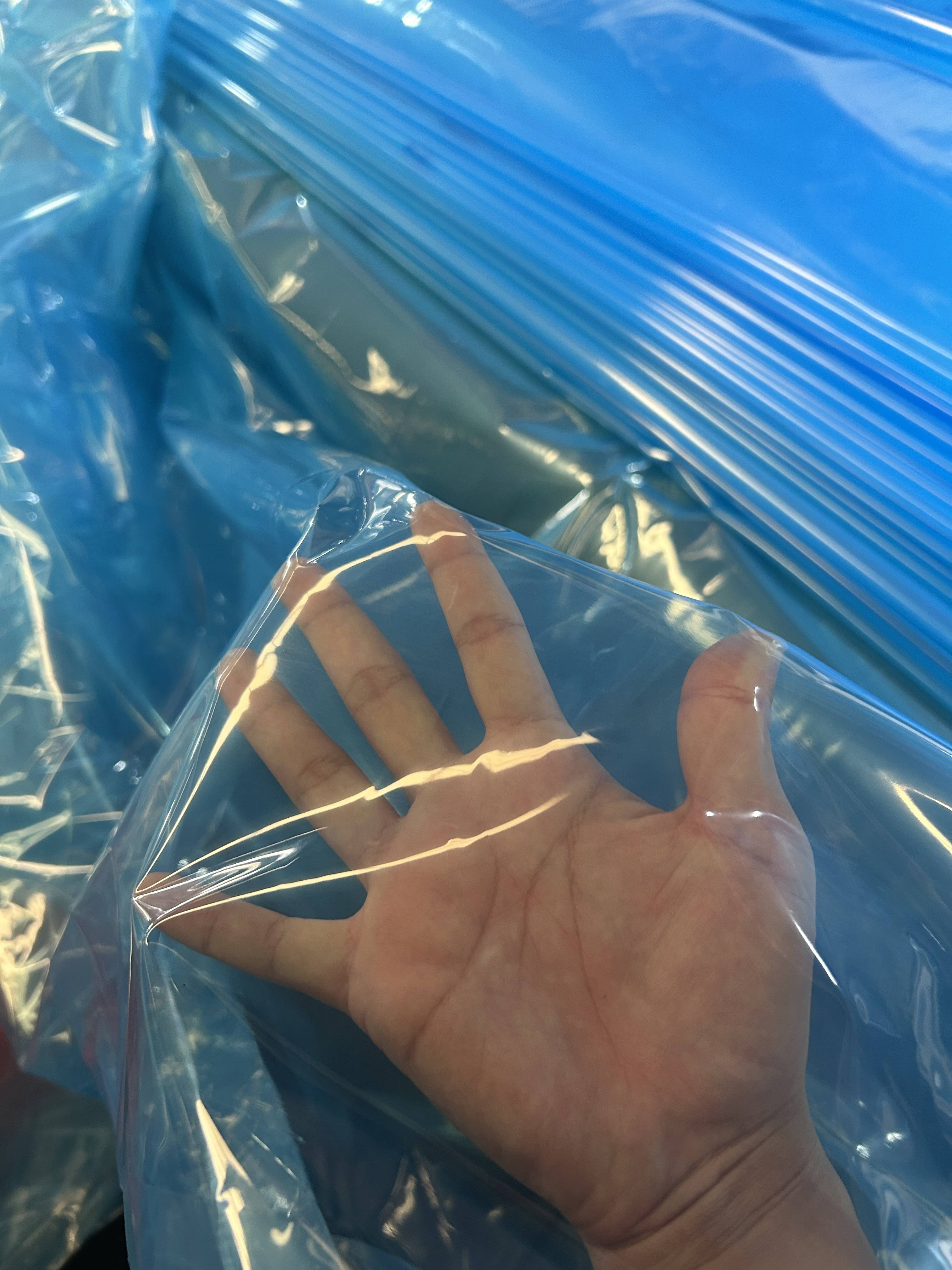 润泽薄膜是一种具有良好透水透气性能的农用薄膜,主要用于滋润作物