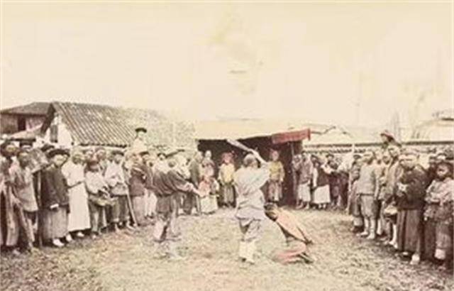 清代行刑怪事:夜里斩首犯人,拂晓再看,"无头人"居然自己跑了