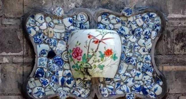 挖地基发现明朝古墓,全部墓墙都用青花瓷堆成,专家:从没见过