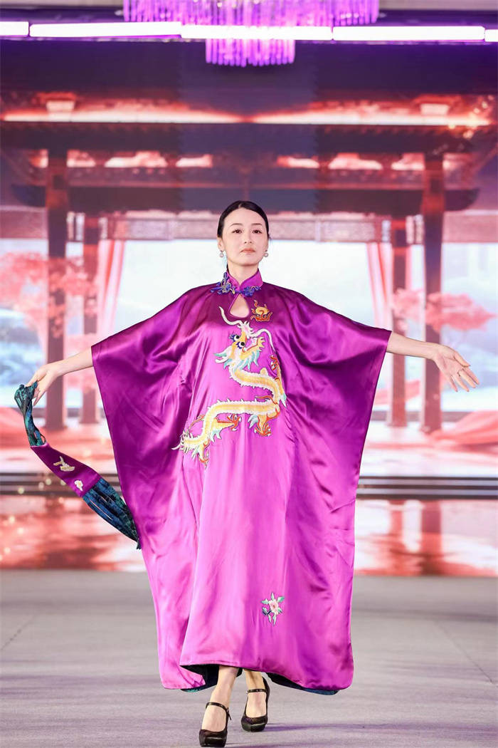 时尚的力量!6·6上海海派旗袍文化节暨十周年主题活动华丽揭幕
