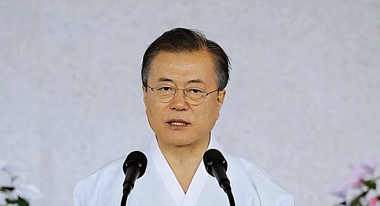 19年韩国光复节,对日强硬的文在寅放低姿态:民众被"扇"一耳光
