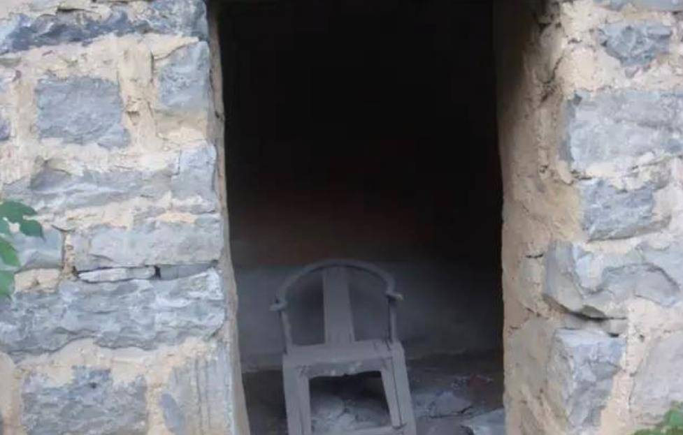 河南封门村,"中国第一鬼村"名号怎么来的?主播报警,真相如何