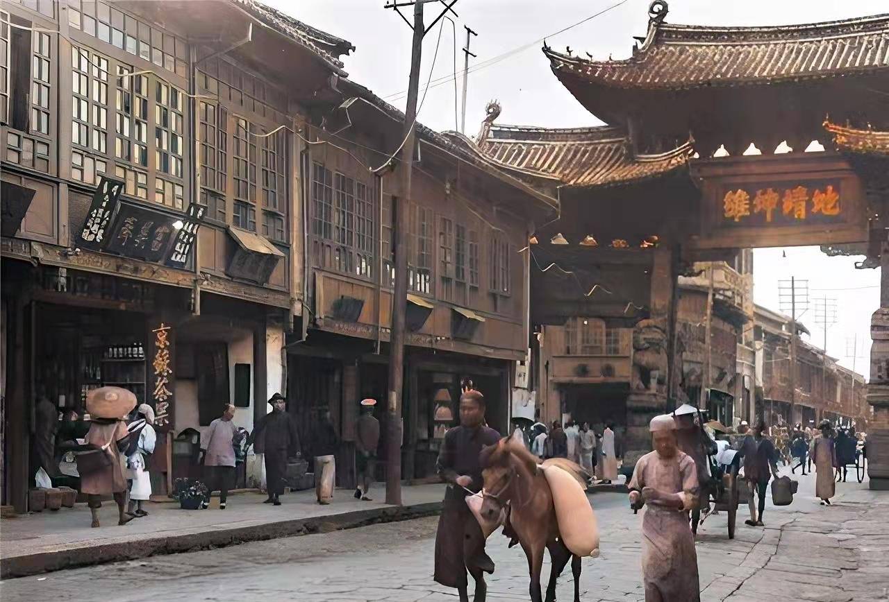 老照片:1940年西南重要城市昆明街头的珍贵历史画面