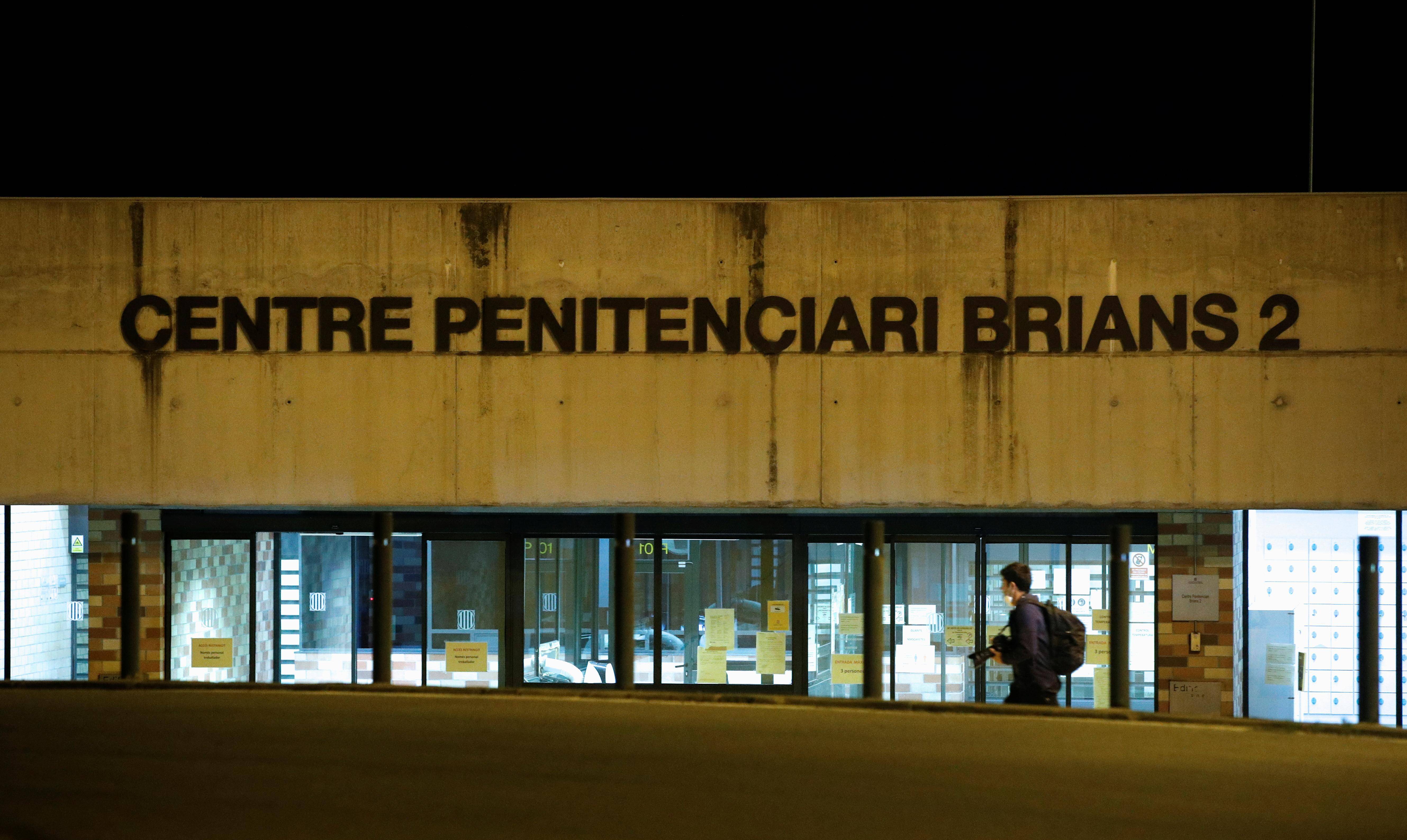 图 | 西班牙巴塞罗那附近的 brians 2 监狱数小时后,迈克菲选择了自杀