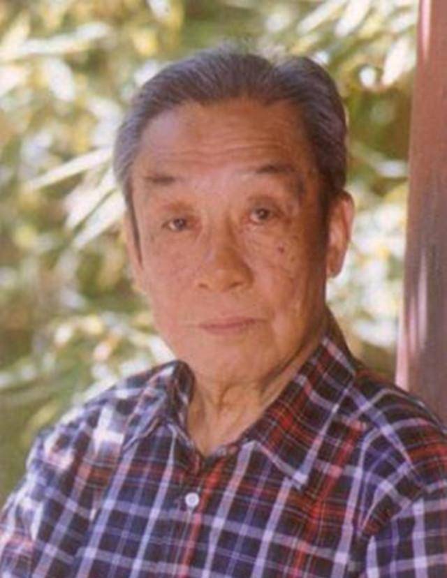 故宫龙椅修复者,常被问有没有坐一坐龙椅,他的回答令人感慨_朱家溍