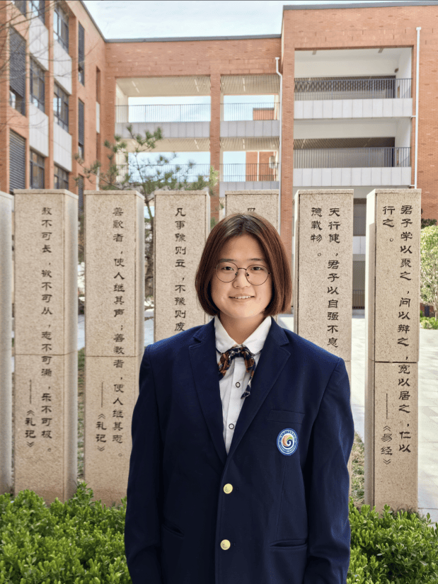 彤 658分历史方向全市第1名程若凡 686分理科全市第2名全县第1名王灿