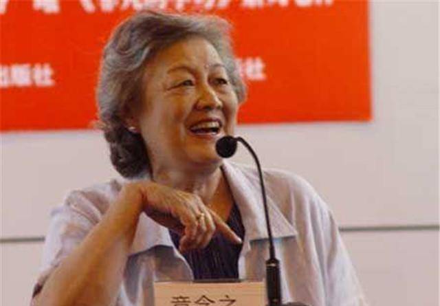 洪晃:我妈妈是一个名副其实的名媛,至于是不是最后一个我不敢说