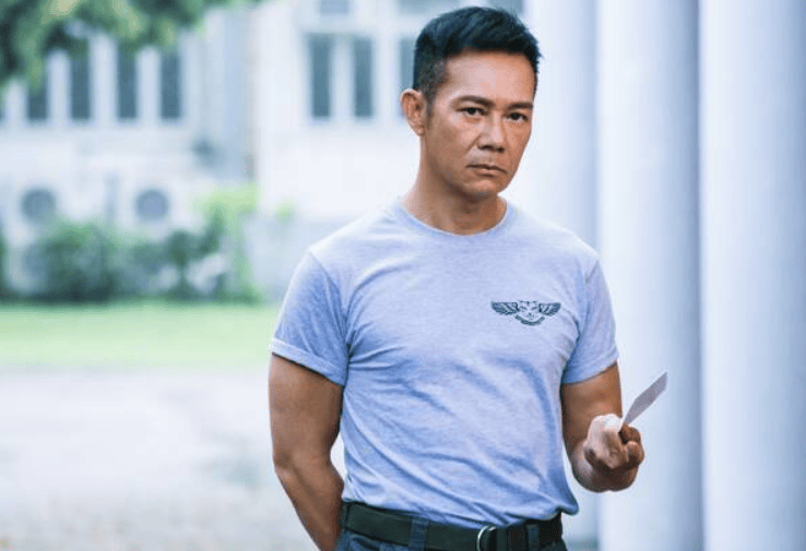 61岁港星张兆辉佛山参加龙舟比赛！胸肌若隐若现，女儿撞脸钟嘉欣-张兆辉祖籍三水