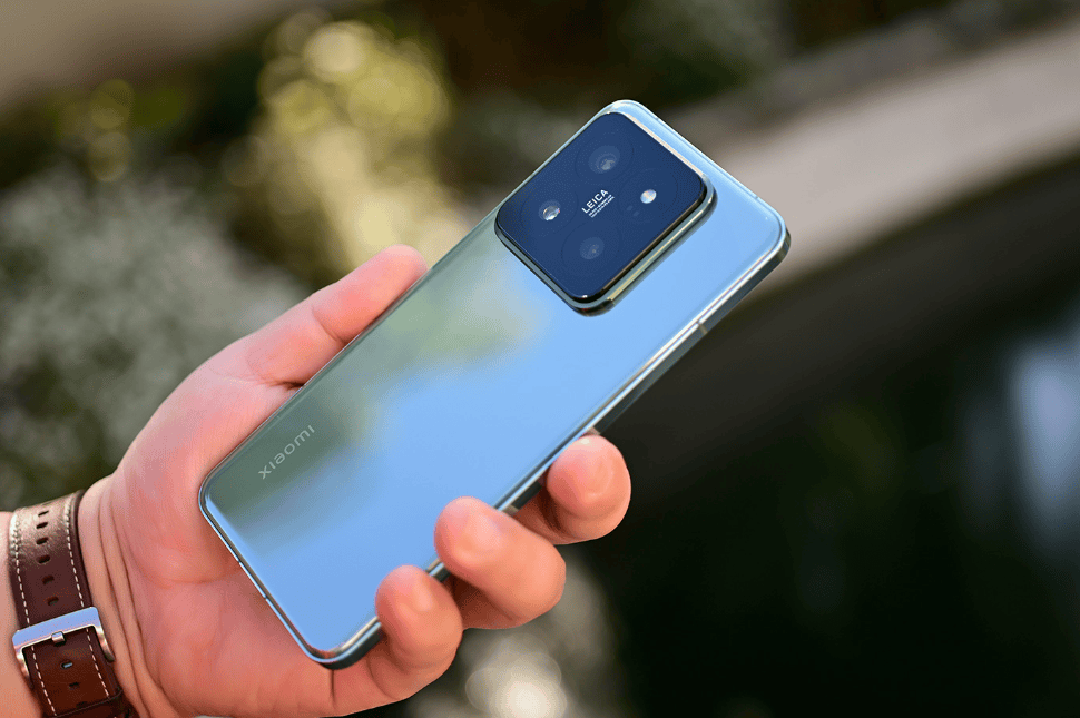 小米高端机一跌再跌,骁龙8gen3 16gb 512gb 徕卡,支持ip68防水