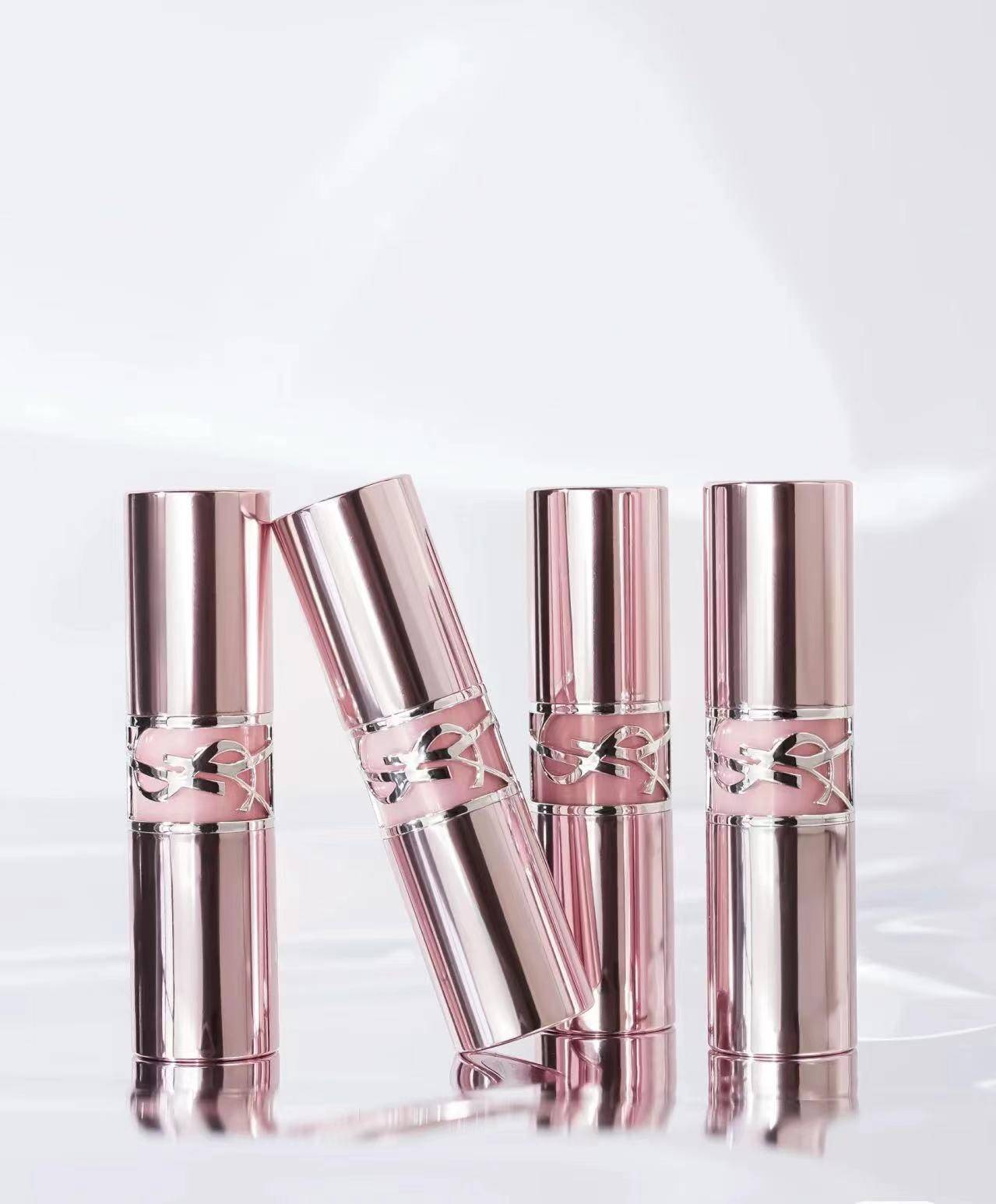 4支低饱和水感清透色号,触唇融水,保湿护唇的同时平添一份水润十足的