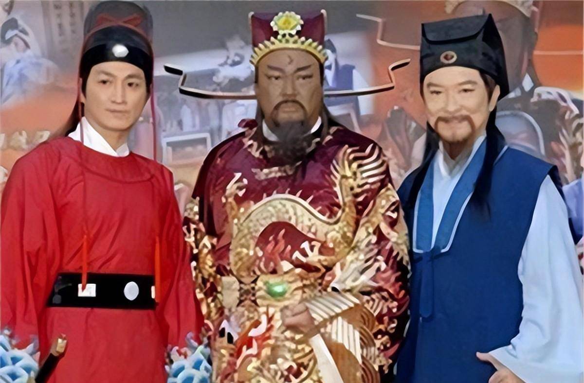 作为包拯的左膀右臂,用他的武艺和侠义之心协助包公扫清世上不平之事