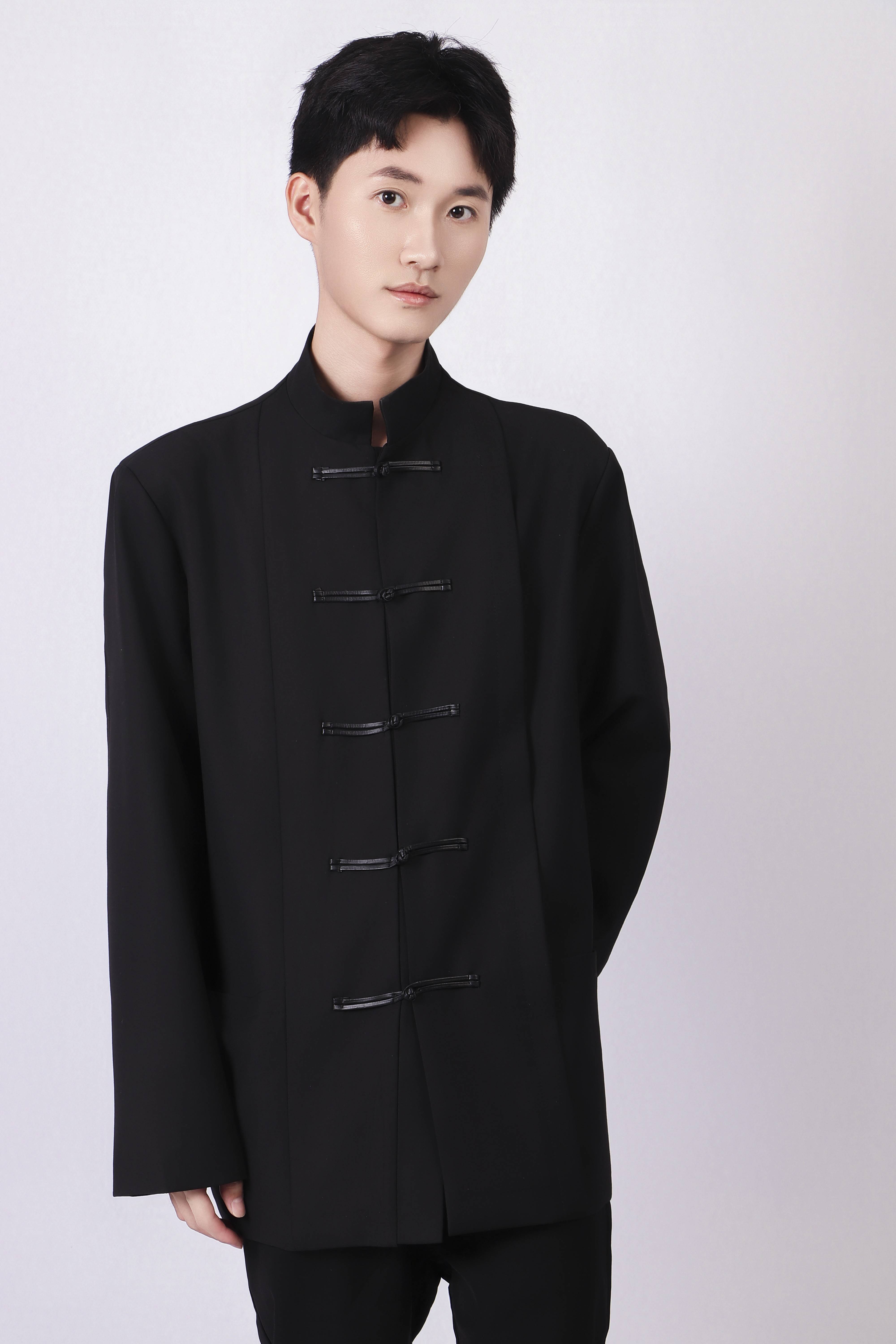 硬朗新主张,模特熊文慧风采尽显