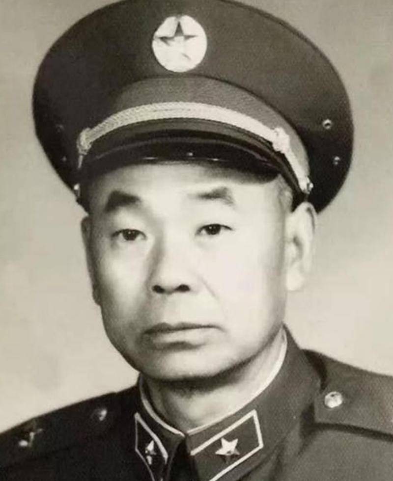 1971年,彝族飞行员投掷氢弹失败,他宁愿粉身碎骨也要保护氢弹