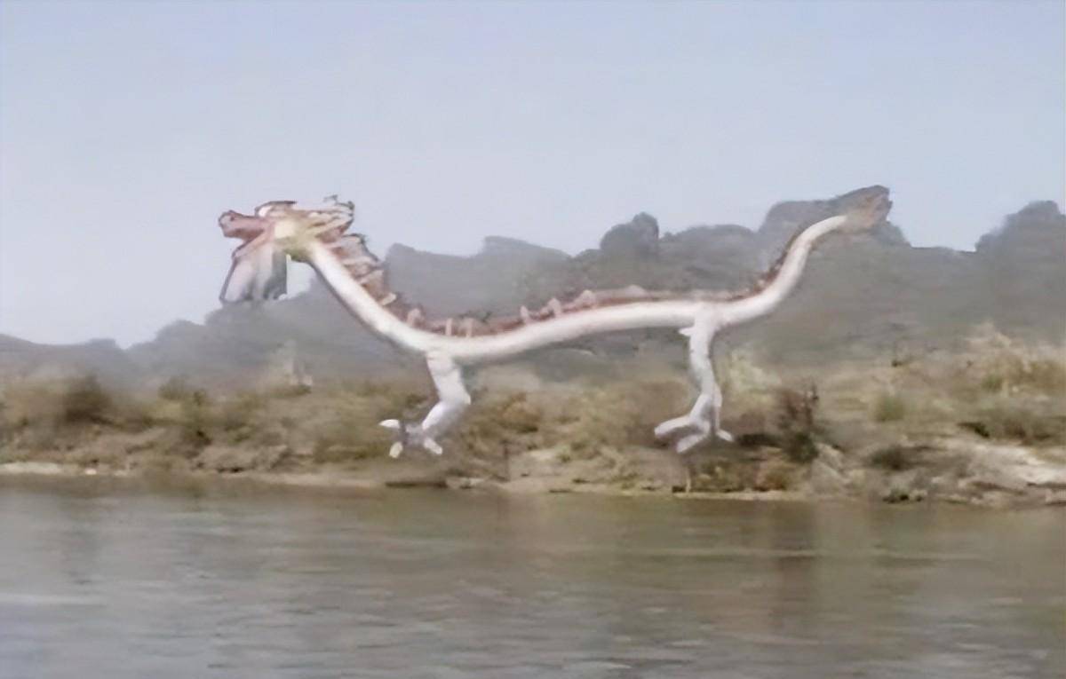 取经成功后,小白龙第一件事为何是跳化龙池?不跳会有什么后果?