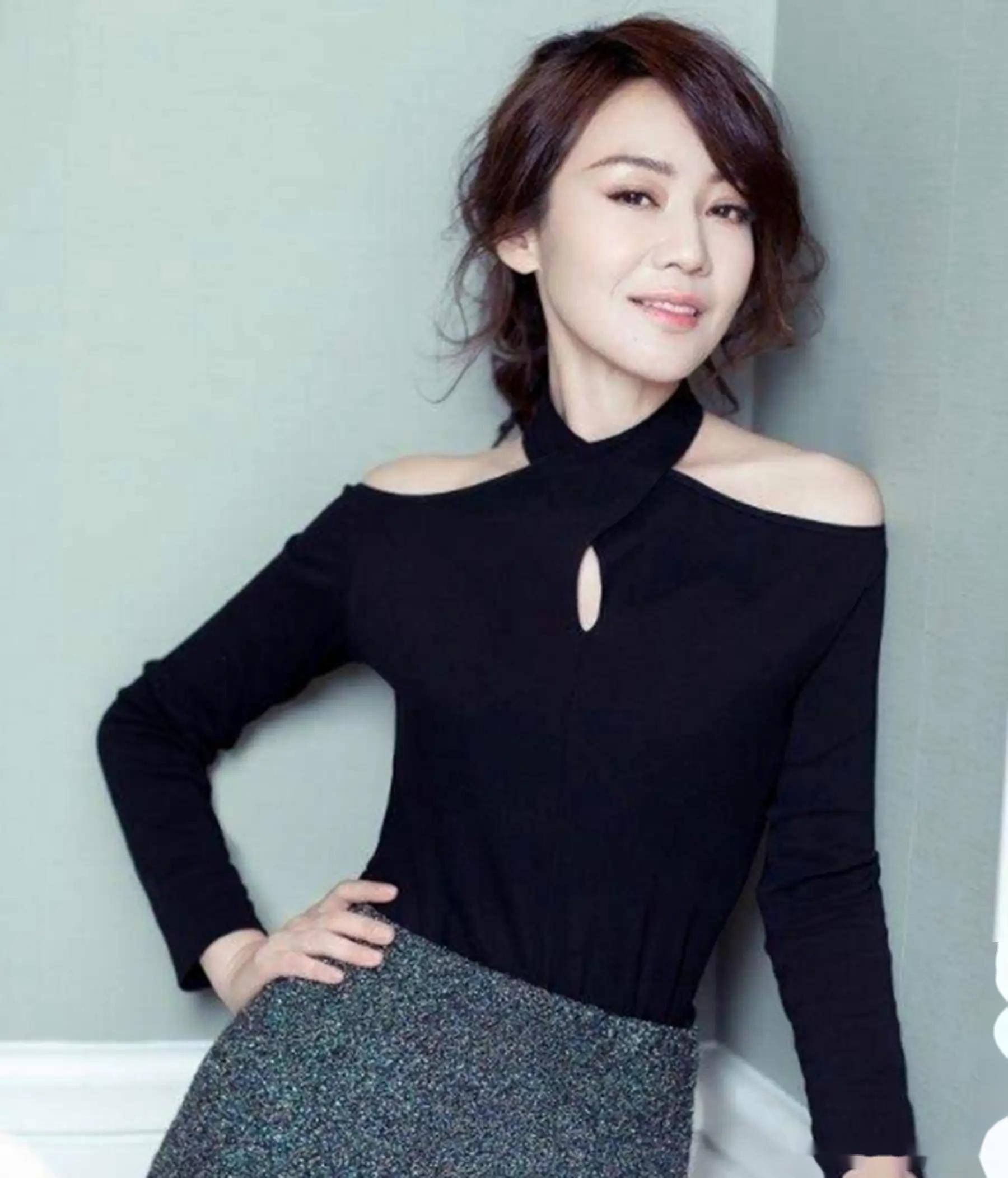 女神风采倪虹洁写真,美貌与才华的完美结合,令人叹为观止!