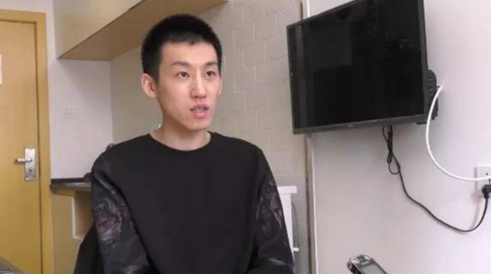 玩共享单车破产,父母入狱,女友跑路的富二代丁伟,如今这样活着