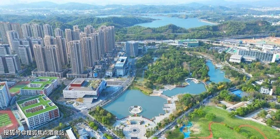 自然风光 构筑生态人居范本项目坐拥一河一带六公园,约1.