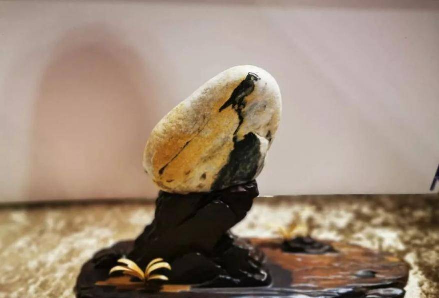 为了一解心中疑惑,赵立云最终决定,前往北京,去找更专业的鉴定专家.