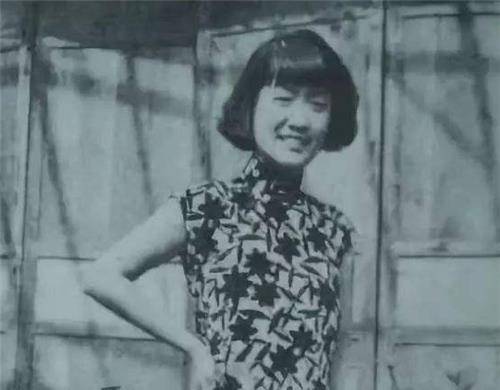 蒋碧薇,1899年出生在江苏,她的父亲蒋梅苼是一位老派的读书人,抱有着