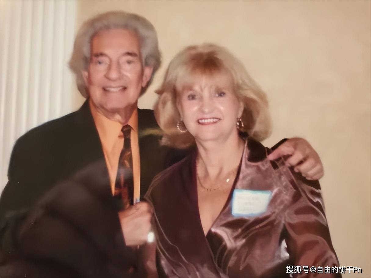 88岁新娘与初恋再续前缘,两人相识70余年终成眷属_艾琳·霍尔_罗兰·