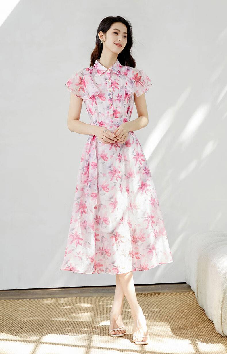 夏季气质穿搭,好看有型的印花连衣裙,总能带来惊艳的魅力造型