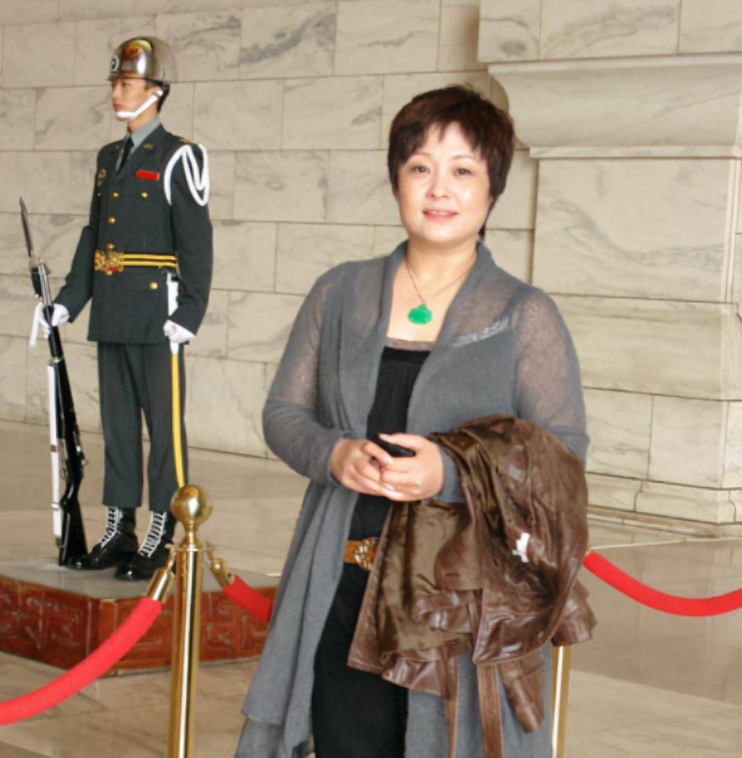 傅彪患癌去世后,葛优把他养大,债务冯小刚全包_成为了_张秋芳_张一山