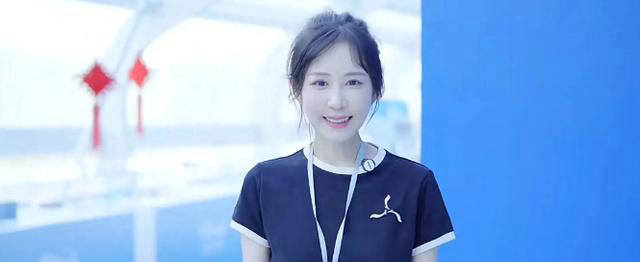 国乒名将祝贺刘国正老婆乒乓球馆开业