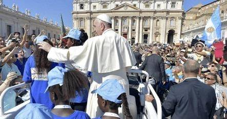 梵蒂冈人口不到1千,军队110人,为何无人敢打它?