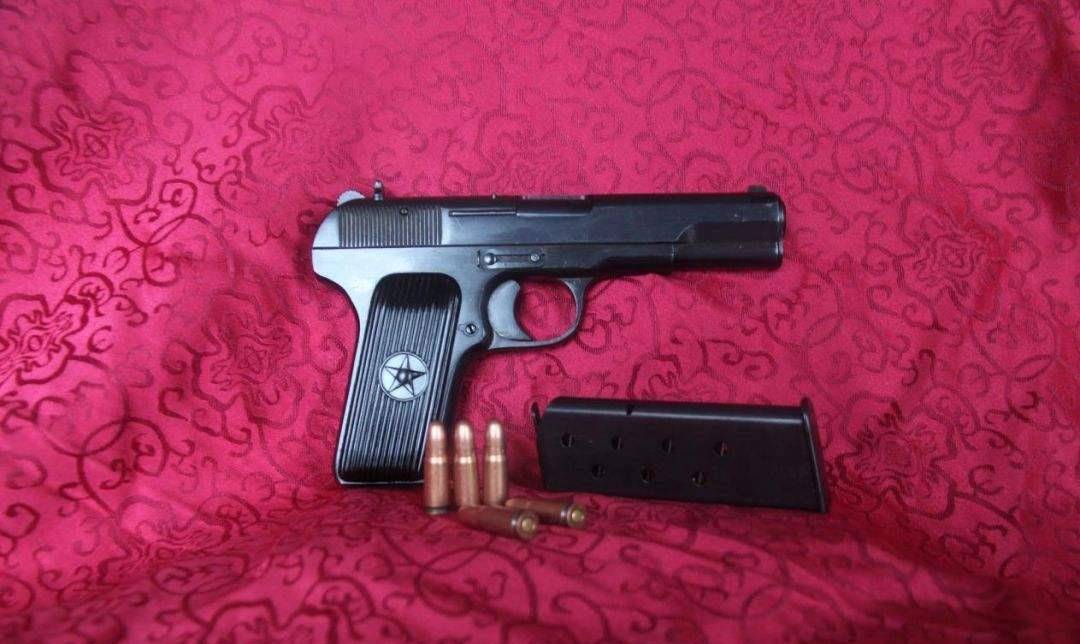 广东"官二代"抢劫银行1500万,隐姓埋名成老板,被抓时已结婚生子