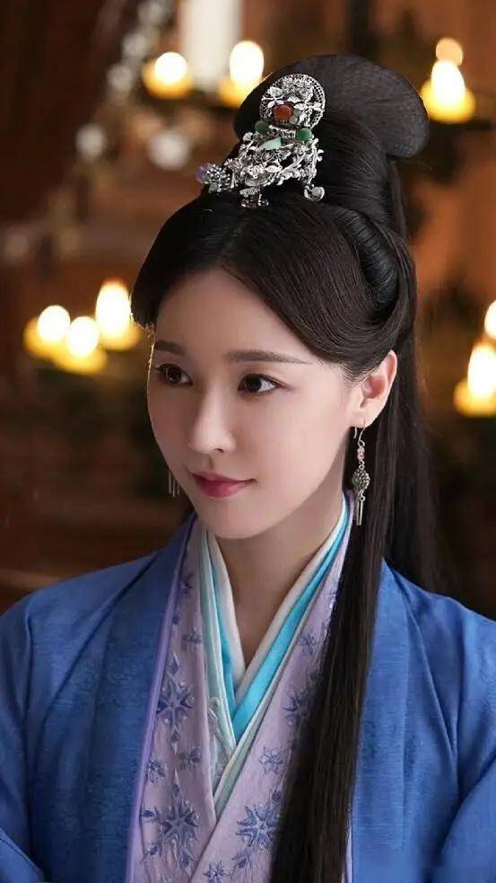 吴佳妮写真集,女神的美貌与才华让人目不转睛!