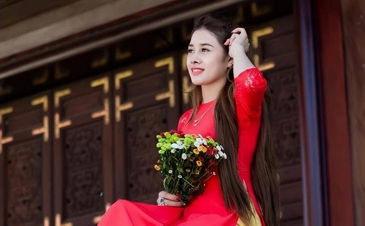 越南美女为爱嫁中国无业小伙,生娃后回国领证,今在中国农村创业
