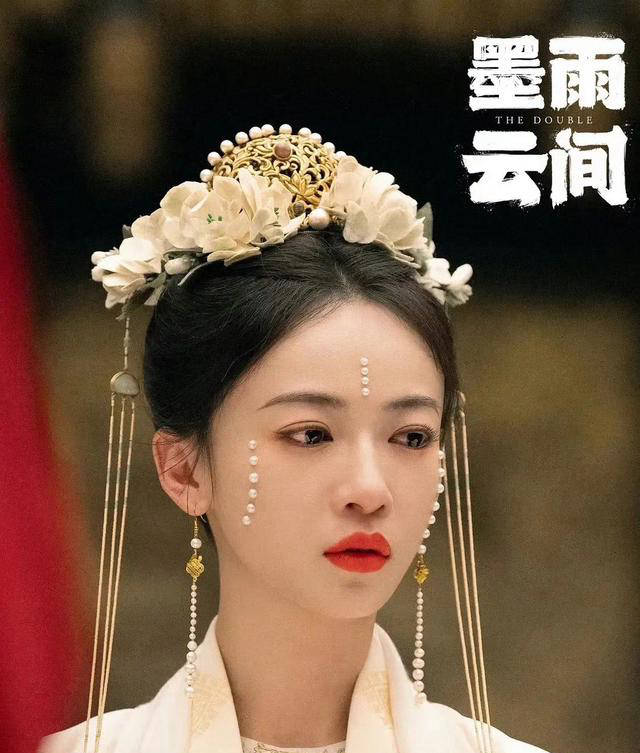 吴谨言与白鹿:演艺道路上的长相困扰