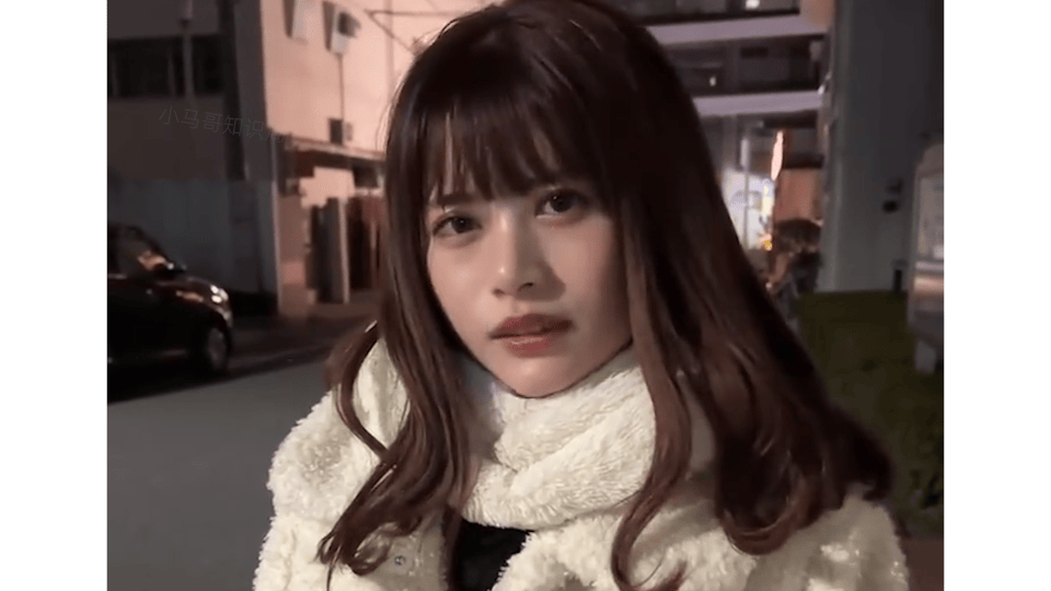 揭秘日本"神待少女":期待神灵降临与残酷现实交织