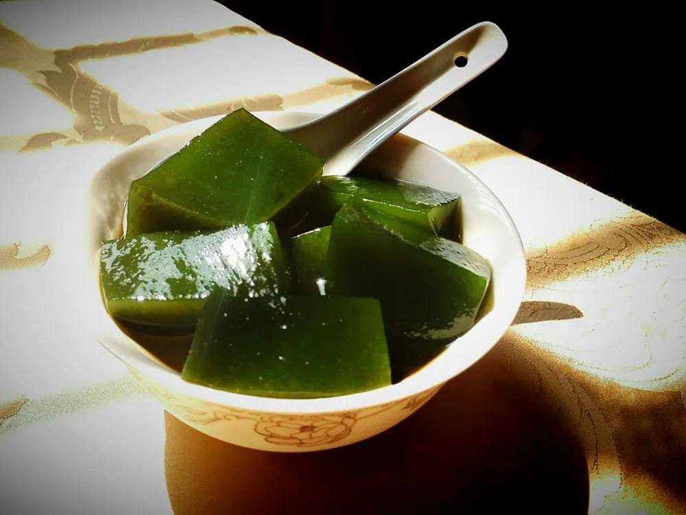 用来做凉粉是一绝,民间俗称"烧仙草",晒干15元/斤_种植_绿色_口感