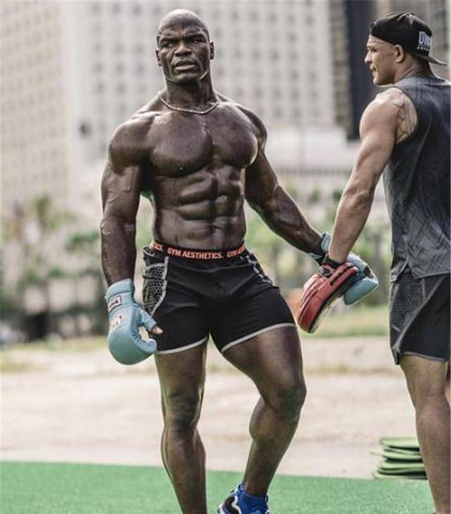 "中国泰森"打遍亚洲,真泰森仇家认错上门踢馆,他全部打走!