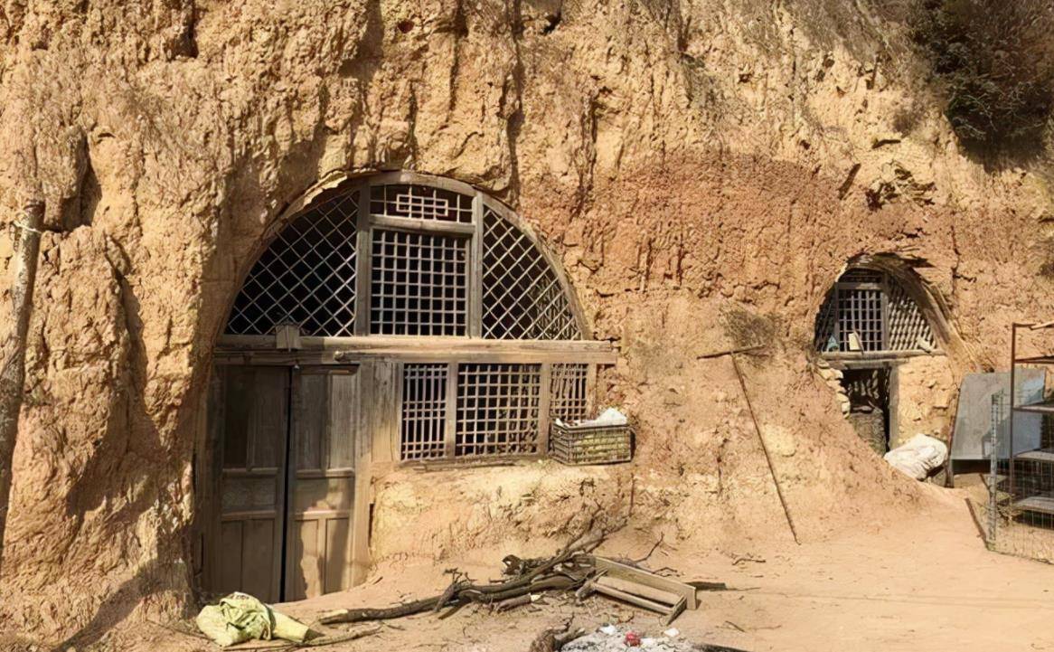 2012年,山西姑娘与千万富豪私奔,婚后住进破窑洞,如今带娃离婚