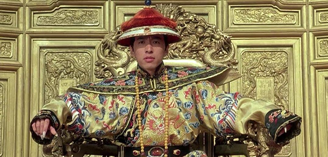 九品芝麻官:常威还是被判得太轻了,按《大清律例》可以判剐刑