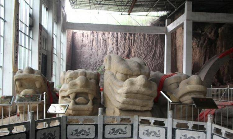 1988年,河北村民挖出"10条巨龙石",龙骨长369米"吓呆"村民