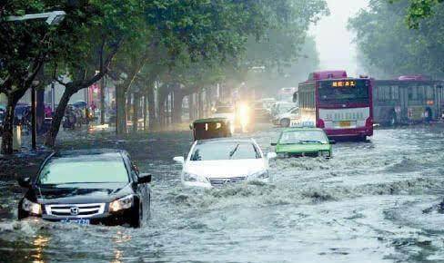 比如2016年北京暴雨,很多地方都出现内涝,但北京故宫却没有一点积水