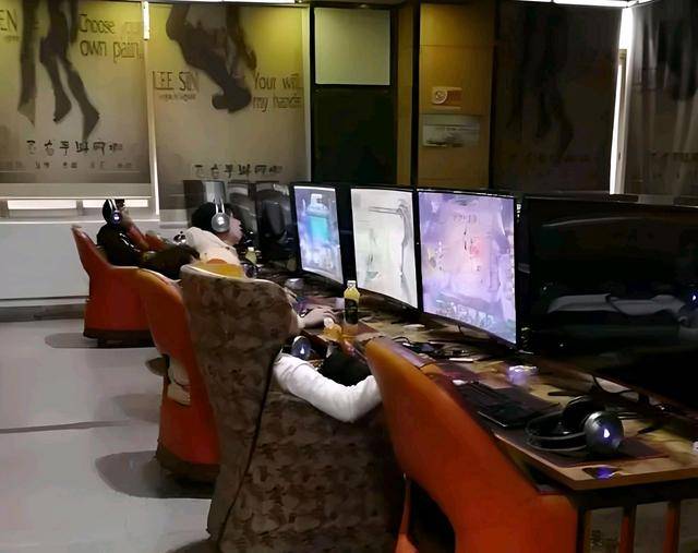 小伙在网吧猝死超24小时才被发现 家属质疑网吧失职 老板喊冤-网吧上网猝死网吧有责任吗