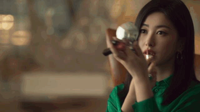 朱珠出演的女老板,骄纵又魅惑.